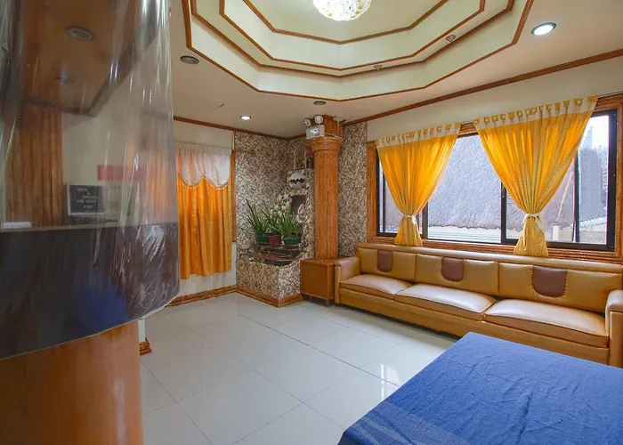 Oyo 788 Lisa's Hotel 3*
